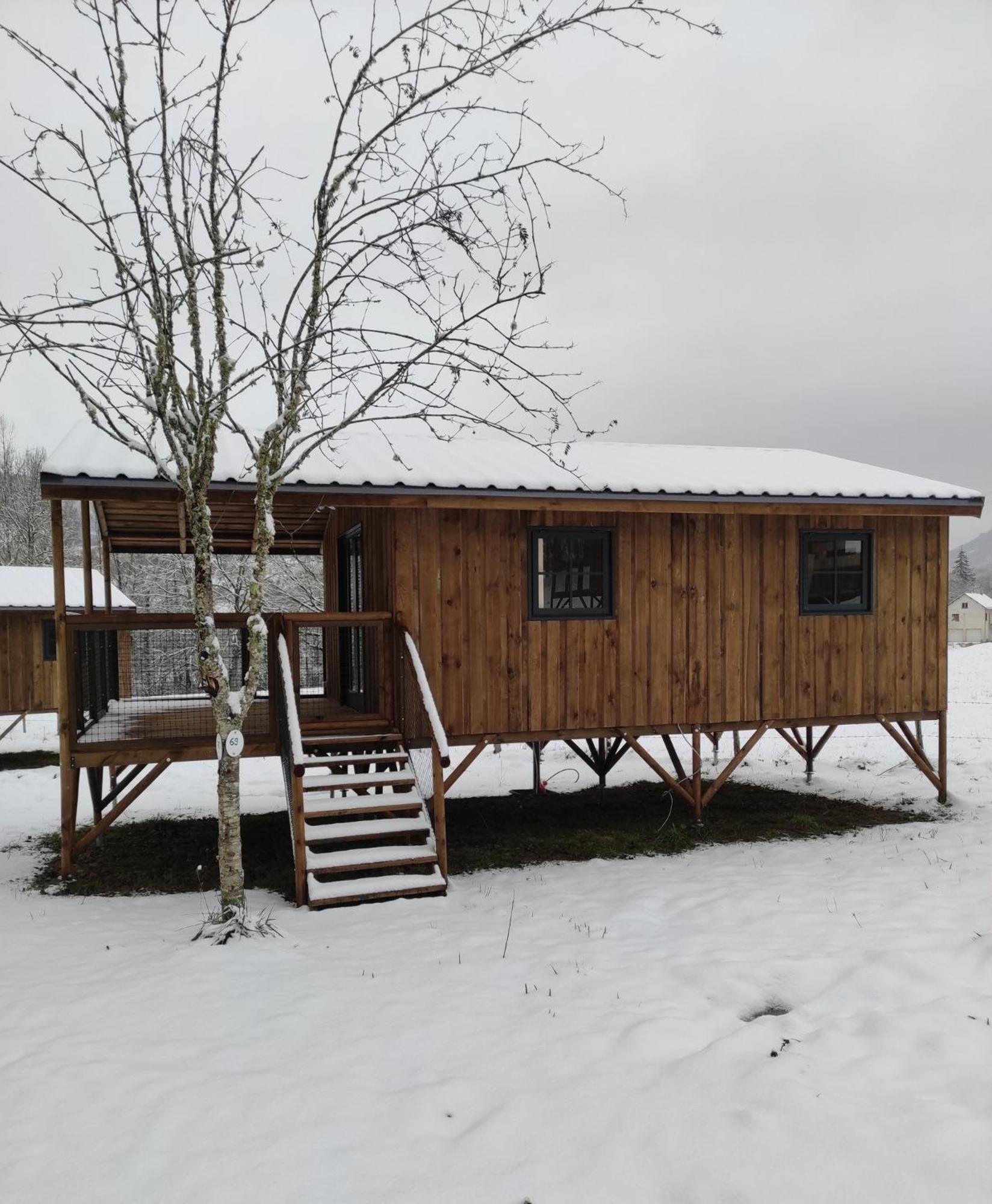 Camping La Borie Basse Condat  エクステリア 写真