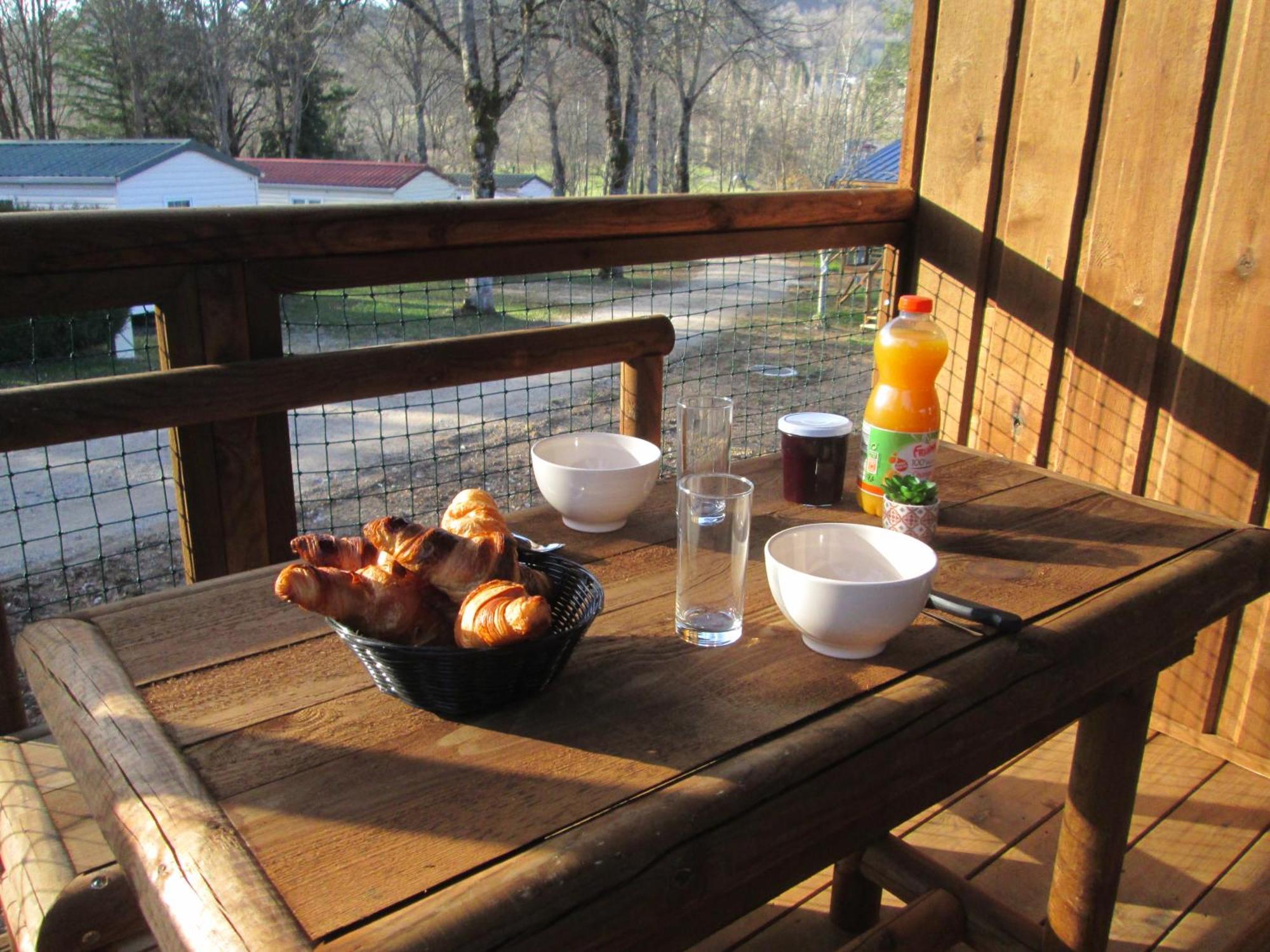 Camping La Borie Basse Condat  エクステリア 写真